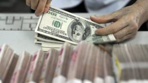 احضار رئیس کل بانک مرکزی به مجلس/ توضیح درباره لغو فعالیت صرافان و نابسامانی بازار ارز