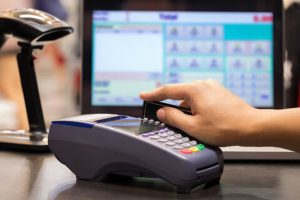 دولت باید دریافت کارمزد از کارتخوانها را متوقف کند/ در جنگ اقتصادی باید از مردم حمایت شود نه اینکه تحت فشار قرار گیرند