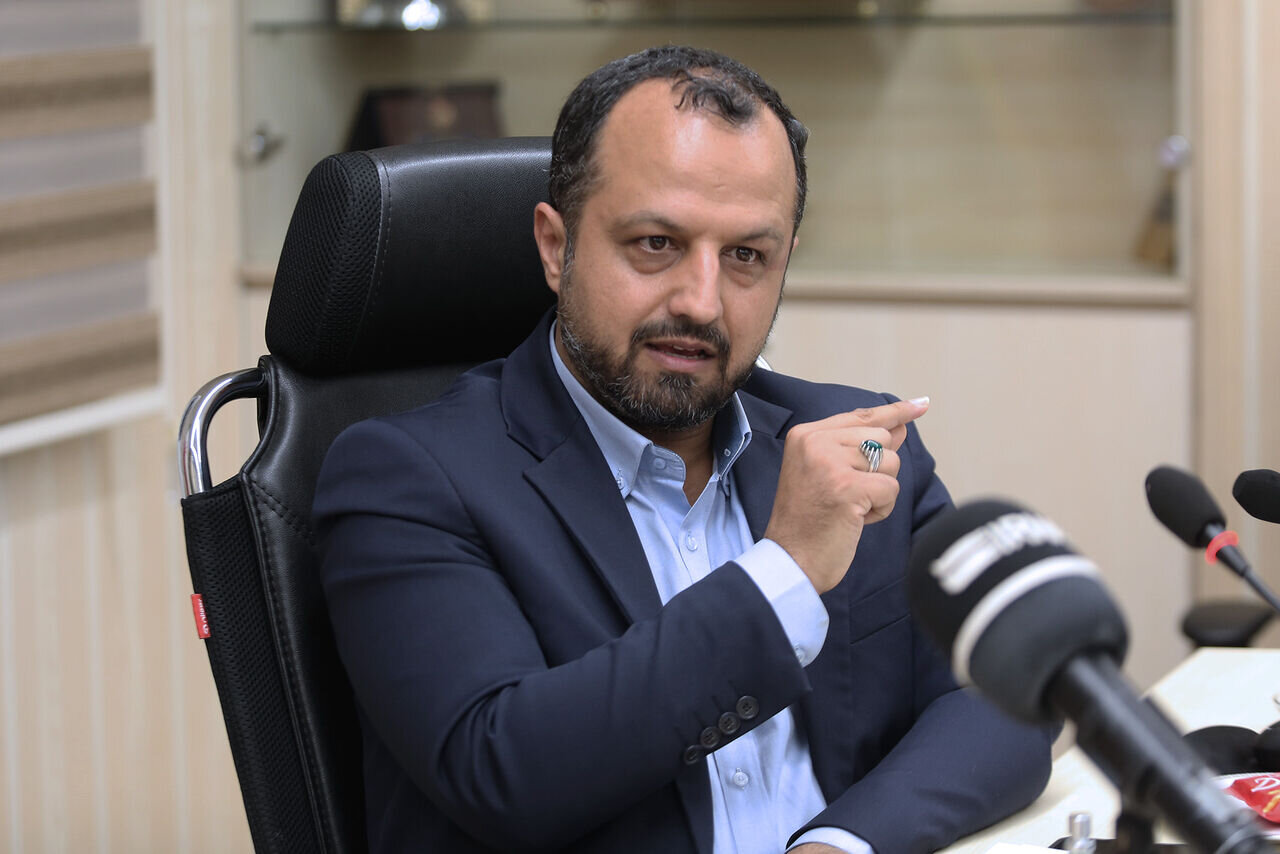 ماجرای عجیب ادعای دولت دربارهی پرداخت بدهی دولت پیشین/ جدل رسانهای دولت با آذری جهرمی ادامه دارد