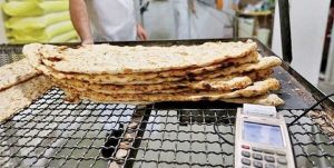 نرخ دستوری چه بر سر صنعت آرد و نان آورد؟ / چرا تولید نان صرفه اقتصادی ندارد؟