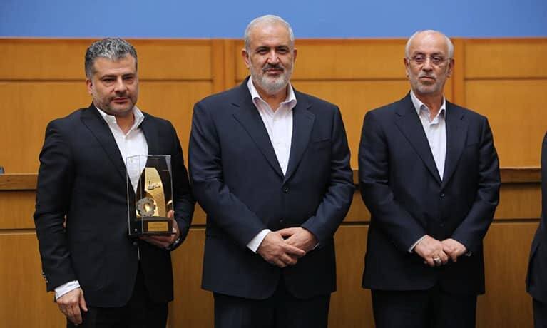 کرمان موتور واحد برتر در گروه صنایع خودرو در سال ۱۴۰۱ کرمان موتور واحد برتر در گروه صنایع خودرو در سال ۱۴۰۱