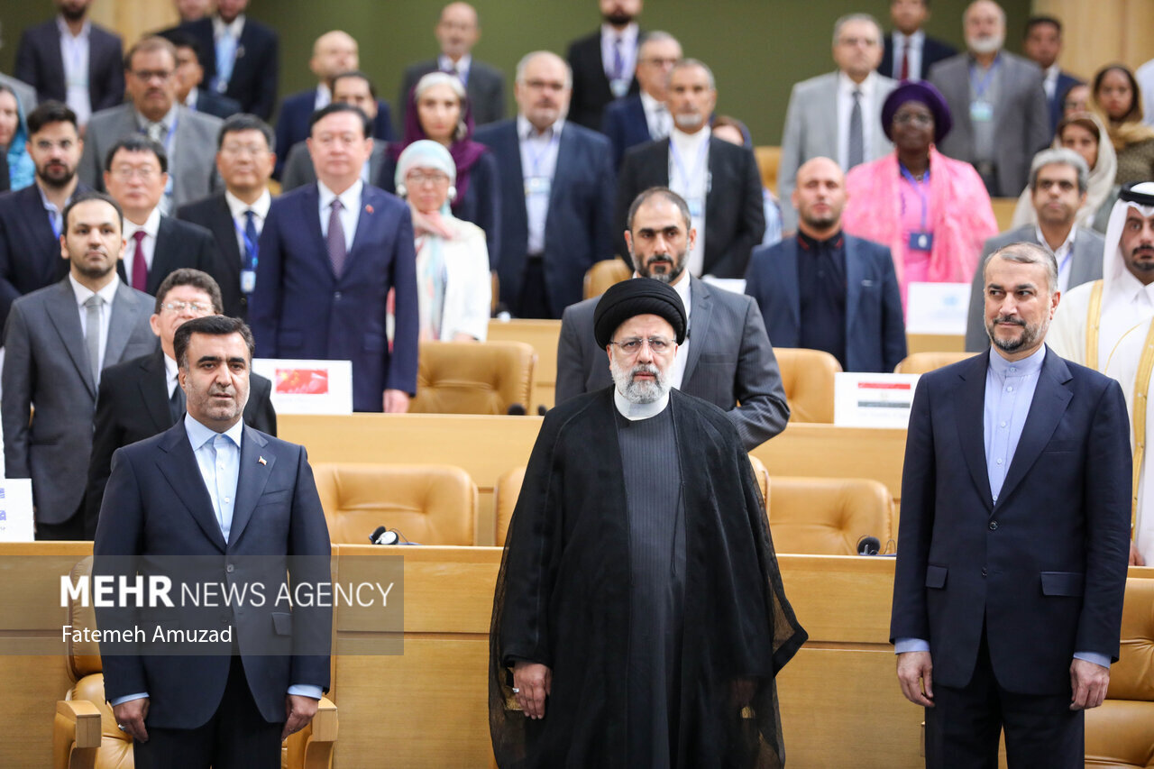 یکسال از عضویت ایران در پیمان شانگهای گذشت؛ شاخصهای اقتصادی نه تنها بهبود نیافت،بدتر هم شد یکسال از عضویت ایران در پیمان شانگهای گذشت؛ شاخصهای اقتصادی نه تنها بهبود نیافت،بدتر هم شد