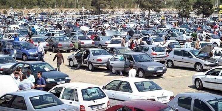 آخرین خبر از بازار خودرو/ دنا اتوماتیک چقدر قیمت خورد؟ آخرین خبر از بازار خودرو/ دنا اتوماتیک چقدر قیمت خورد؟
