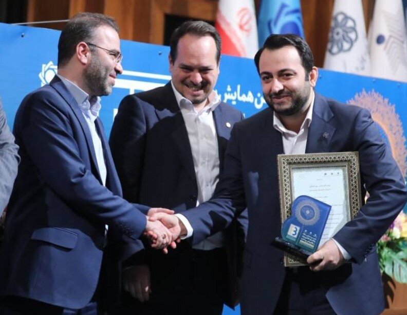 بانک صادرات ایران با «ست» جایزه اول جشنواره دکتر نوربخش را به خانه برد بانک صادرات ایران با «ست» جایزه اول جشنواره دکتر نوربخش را به خانه برد