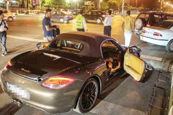 باز هم قرار است به بهانه واردات خودروی خارجی برای دستگاههای خاص، فوتبالیستها ماشین لاکچری سوار شوند؟ باز هم قرار است به بهانه واردات خودروی خارجی برای دستگاههای خاص، فوتبالیستها ماشین لاکچری سوار شوند؟