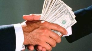 تا وقتی دولت برای  ارز و تولید و مصرف تصمیم می گیرد، فساد میلیارد دلاری تکرار می شود