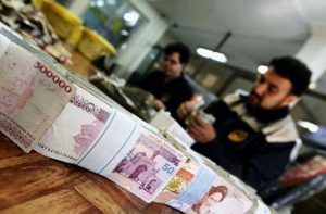 خبر مهم برای کارگران / کارگران امسال چقدر عیدی می گیرند؟ + فرمول محاسبه عیدی کارگران
