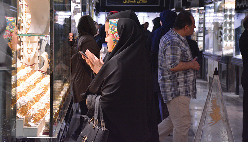 طلا ۶.۳ درصد گران شد/ پیشبینی یک فعال بازار از قیمت طلا تا اسفندماه طلا ۶.۳ درصد گران شد/ پیشبینی یک فعال بازار از قیمت طلا تا اسفندماه