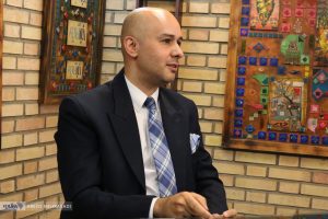مولوی: دچار روزمرگی در اقتصاد ایران شده‌ایم/ این‌گونه هزینه‌ها در اقتصاد بالا می‌رود