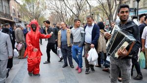 آیا فقط ثروتمندان شاد هستند؟/ رضایت از زندگی بالا در برخی جوامع کم‌درآمد