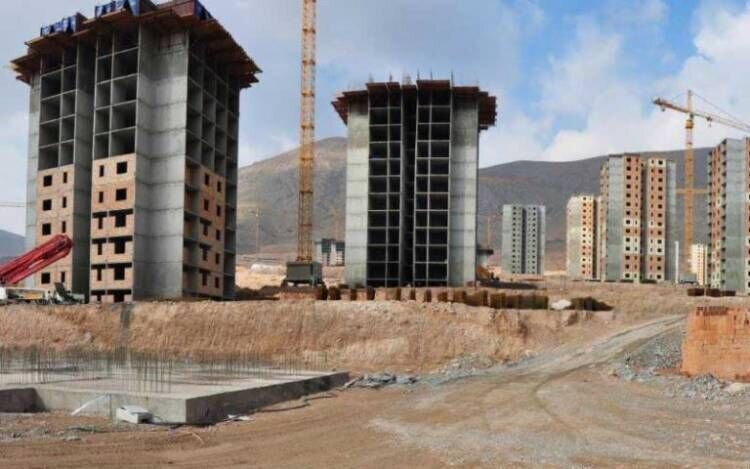 ساخت مسکن با متری ۱۵۰ دلار ممکن نیست/ تجربه تلخ حضور چینیها در بزرگراه تهران شمال را فراموش کردهاند ساخت مسکن با متری ۱۵۰ دلار ممکن نیست/ تجربه تلخ حضور چینیها در بزرگراه تهران شمال را فراموش کردهاند