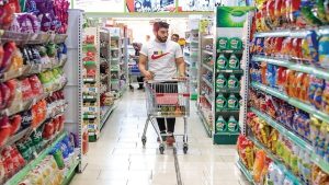 غیرخوراکیها گوی سبقت را از خوراکیها ربودند/ کمترین تورم ماهانه در این استان ثبت شد