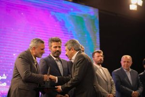کسب رتبه شرکت برتر و بهرهور توسط هلدینگ سرمایهگذاری صنایع پتروشیمی