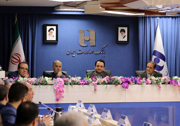 نشست مشترک مدیران عامل بانک صادرات ایران و ایرانخودرو برگزار شد