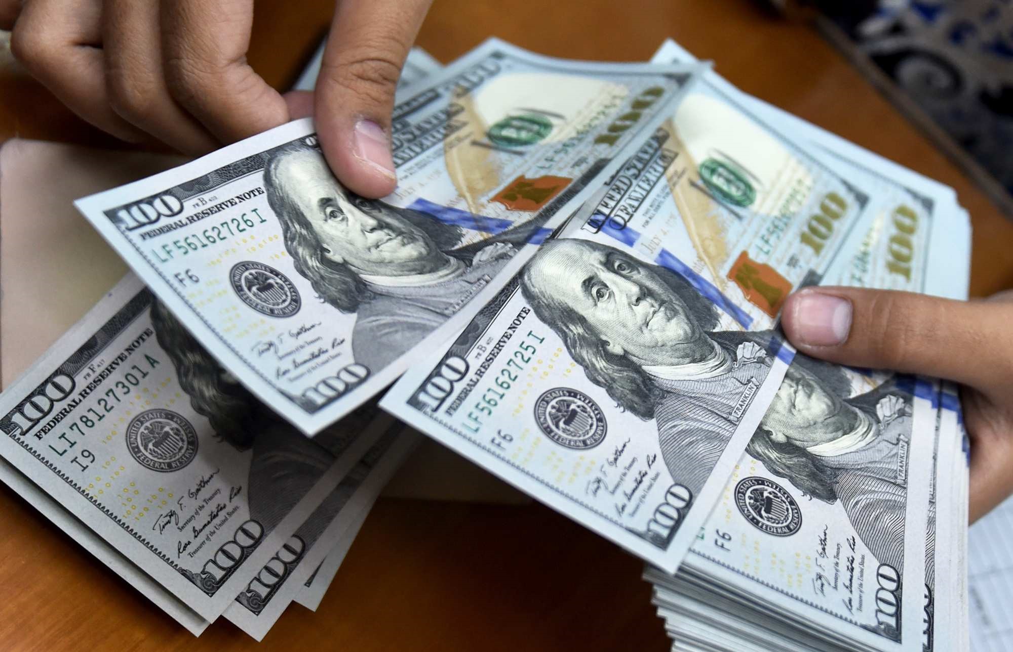 بازار ارز در شرایط تازه/ پیش بینی قیمت دلار امروز ۱۰ آذر ۱۴۰۳ بازار ارز در شرایط تازه/ پیش بینی قیمت دلار امروز ۱۰ آذر ۱۴۰۳