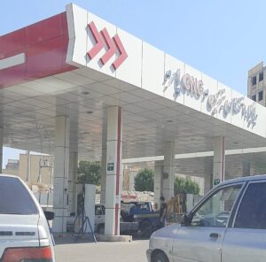 پیش‌بینی یک کارشناس از وضعیت اقتصاد ایران در ۱۴۰۴ / افقه: ورود به تغییر قیمت بنزین به صلاح نیست