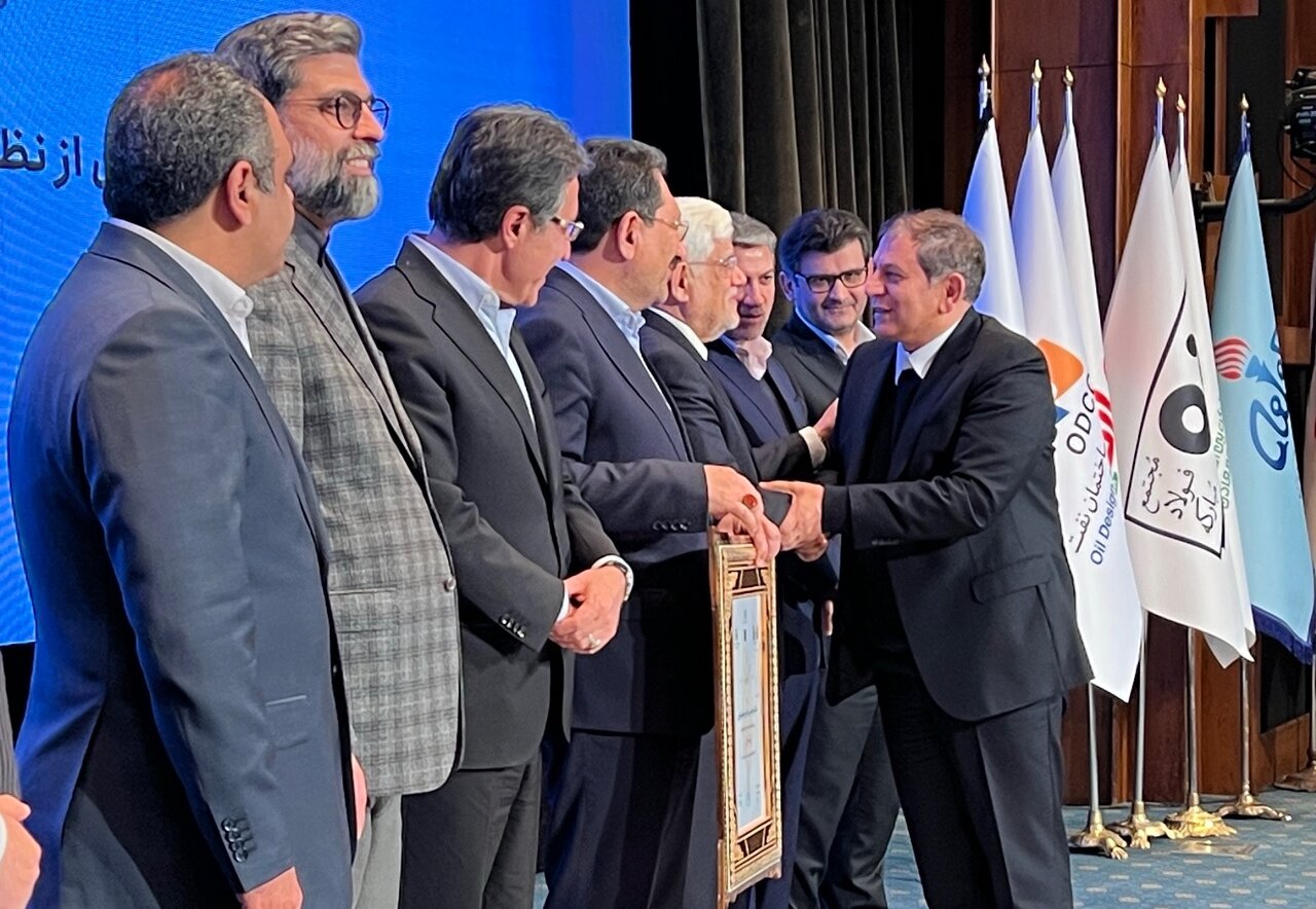 فکور صنعت دو رتبه اول در رتبهبندی شرکتهای برتر ایران (IMI۱۰۰) را کسب کرد فکور صنعت دو رتبه اول در رتبهبندی شرکتهای برتر ایران (IMI۱۰۰) را کسب کرد
