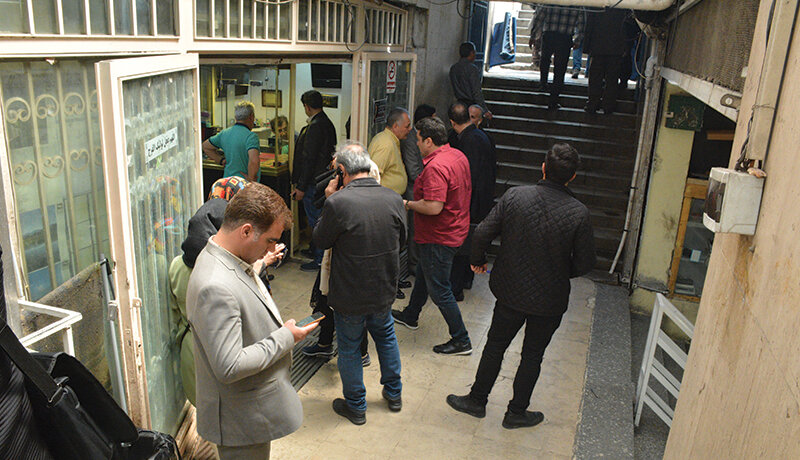 لرزه به قیمتها در بازار سکه و ارز افتاد/ طلا آماده ورود به کانال ۶ میلیون تومان شد؟ لرزه به قیمتها در بازار سکه و ارز افتاد/ طلا آماده ورود به کانال ۶ میلیون تومان شد؟