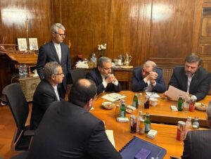 بهره های اقتصادی ایران از مذاکرات ایران و آمریکا از نگاه روزنامه جمهوری اسلامی