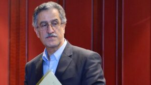 رئیس پیشین اتاق بازرگانی تهران: حل مشکلات ایران و آمریکا اقتصاد را از بن بست خارج می کند/ ارتباط با روسیه خوب است اما آنها خوشان هم تحریم هستند