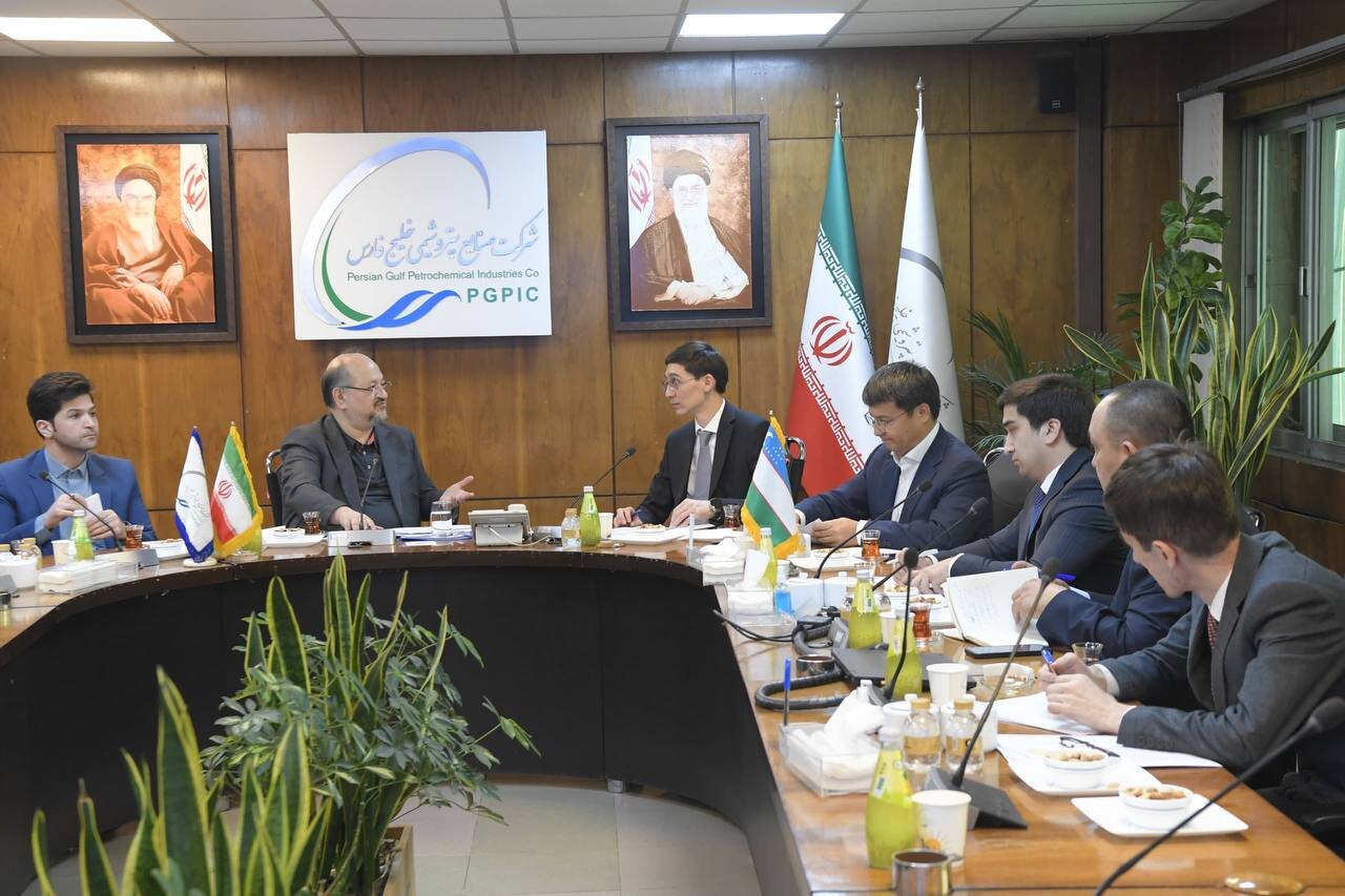 پیشنهاد تشکیل میزدائم همکاریهای صنعت پتروشیمی ایران و ازبکستان/ هلدینگ خلیجفارس، آماده تدوین نقشه راه همکاریهای دو کشور در زمینه پتروشیمی است پیشنهاد تشکیل میزدائم همکاریهای صنعت پتروشیمی ایران و ازبکستان/ هلدینگ خلیجفارس، آماده تدوین نقشه راه همکاریهای دو کشور در زمینه پتروشیمی است