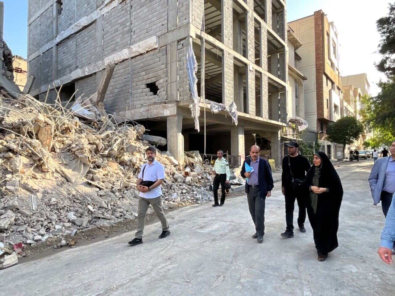 تعداد واحدهایی که در ۱۲ روزه جنگ در تهران آسیب دیدند، اعلام شد/ تصمیم دولت برای پرداخت پول رهن و اجاره به مالکان واحدهای تخریبی تعداد واحدهایی که در ۱۲ روزه جنگ در تهران آسیب دیدند، اعلام شد/ تصمیم دولت برای پرداخت پول رهن و اجاره به مالکان واحدهای تخریبی