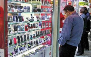 افزایش بی ضابطه قیمت در بازار تلفن همراه /لزوم برخورد سازمان حمایت
