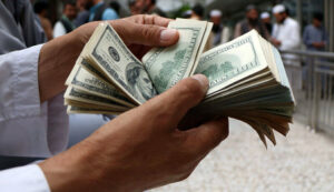 قیمت جدید دلار، یورو و سایر ارزها امروز ۱۹ مردادماه ۱۴۰۴/ دلار باز هم نزدیک به ۲ هزار تومان تغییر کرد