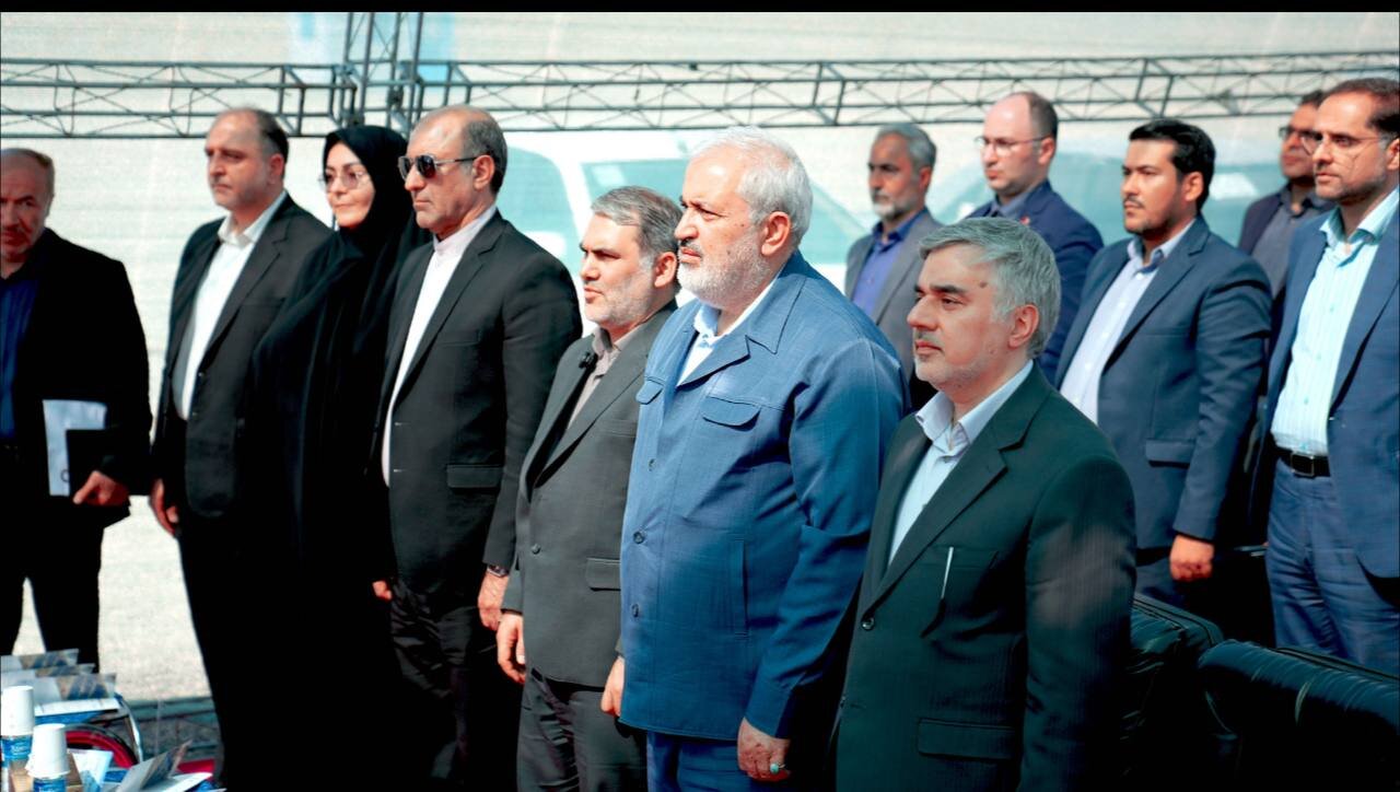 آغاز عملیات اجرایی نیروگاه خورشیدی ۲۰۰ مگاواتی گلرنگ در مهولات؛ بزرگترین طرح انرژی پاک شرق کشور آغاز عملیات اجرایی نیروگاه خورشیدی ۲۰۰ مگاواتی گلرنگ در مهولات؛ بزرگترین طرح انرژی پاک شرق کشور