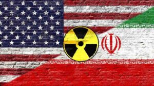 اقتصاد ایران زیر تیغ مکانیسم ماشه؟ / شاکری: تحریمها اقتصاد را نمیلرزاند فشار واقعی سیاسی و روانی است