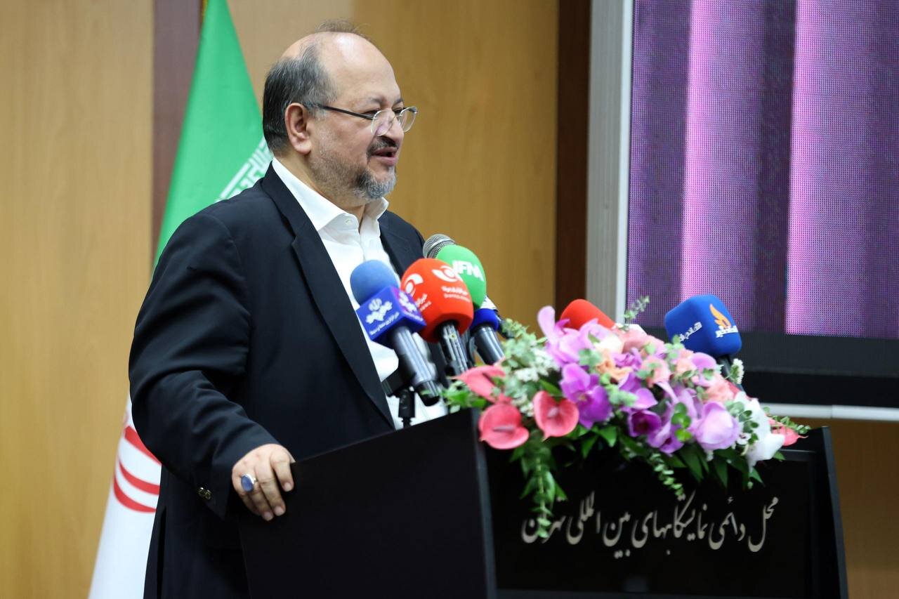 رسالت هلدینگ خلیجفارس، خلق آینده صنعت پتروشیمی ایران است/ قاچاق مواد پلیمری چالش جدی صنعت پتروشیمی کشور رسالت هلدینگ خلیجفارس، خلق آینده صنعت پتروشیمی ایران است/ قاچاق مواد پلیمری چالش جدی صنعت پتروشیمی کشور