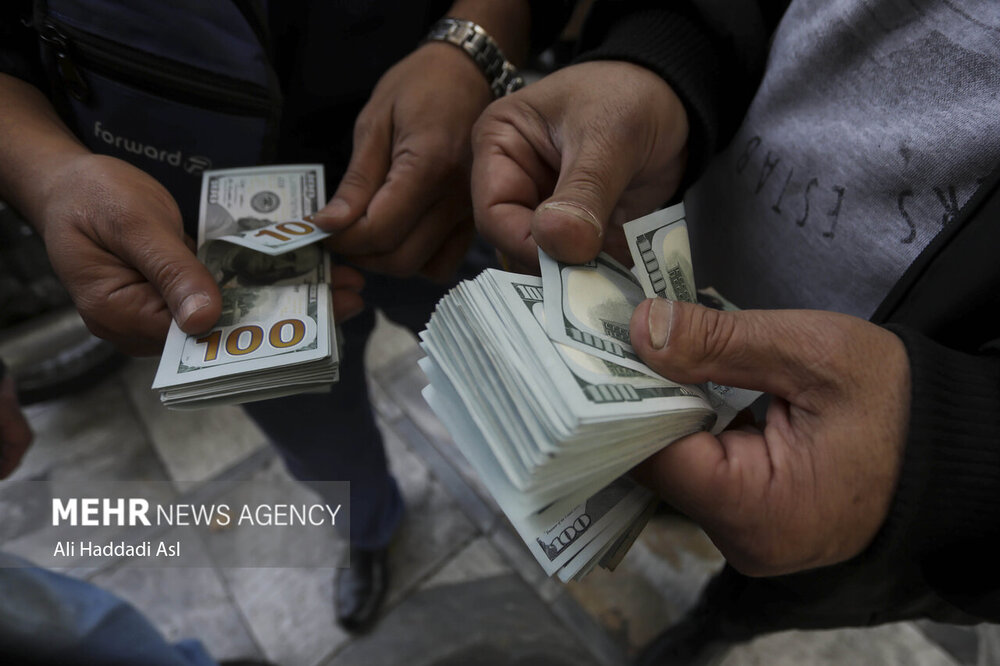 قیمت جدید دلار، یورو و سایر ارزها ۱۰ مهر ۱۴۰۴/ تکان سه هزار تومانی در بازار ثبت شد قیمت جدید دلار، یورو و سایر ارزها ۱۰ مهر ۱۴۰۴/ تکان سه هزار تومانی در بازار ثبت شد