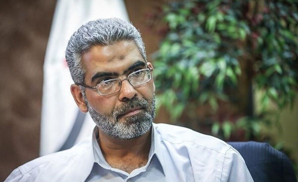 چرا قیمت دلار پرید، بورس ریخت؟/ صمصامی: منابع ارزی را به جای اینکه صرف توسعه کشور کنیم، زمینه گسترش سفتهبازی و تضعیف پایههای تولید کردیم چرا قیمت دلار پرید، بورس ریخت؟/ صمصامی: منابع ارزی را به جای اینکه صرف توسعه کشور کنیم، زمینه گسترش سفتهبازی و تضعیف پایههای تولید کردیم