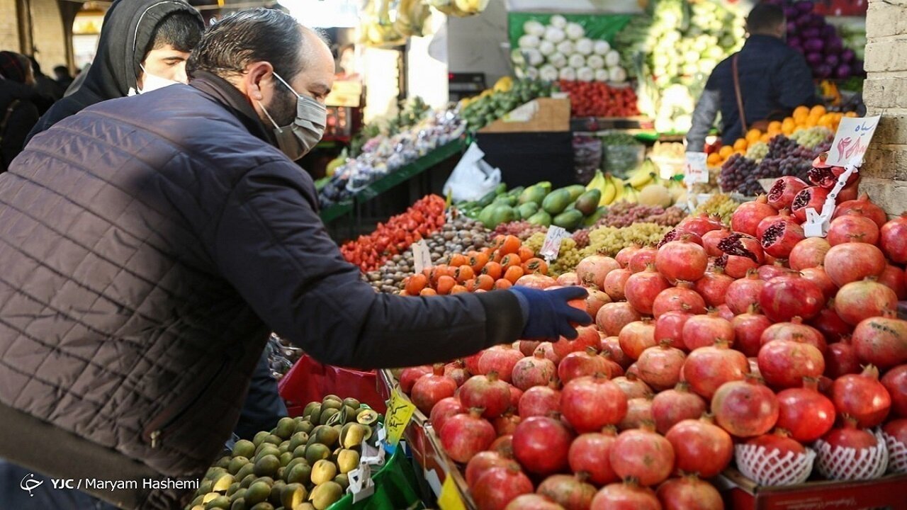 انار ۱۰۰ درصد گران شد، هندوانه ۵۰ درصد/ قیمت جدید خرمالو، پرتقال، ازگیل و موز را ببینید انار ۱۰۰ درصد گران شد، هندوانه ۵۰ درصد/ قیمت جدید خرمالو، پرتقال، ازگیل و موز را ببینید