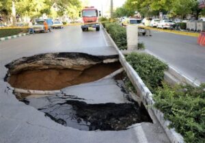بیتاللهی: درباره خطر فرونشست شهرک ولیعصر هشدار داده بودیم/خط آهن تهران- تبریز در خطر فرونشست