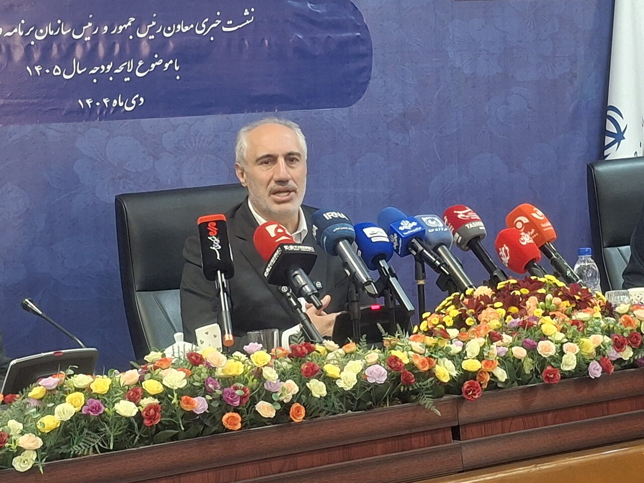 روایت پورمحمدی درباره تغییرات بودجه ۱۴۰۵/ حقوق با تورم تناسب نداشت، سقف معافیت مالیاتی را ۴۰ میلیون تومان شد/ چه اتفاقی برای بودجه نهادهای خاص افتاد؟ روایت پورمحمدی درباره تغییرات بودجه ۱۴۰۵/ حقوق با تورم تناسب نداشت، سقف معافیت مالیاتی را ۴۰ میلیون تومان شد/ چه اتفاقی برای بودجه نهادهای خاص افتاد؟