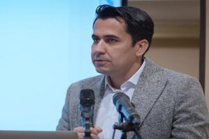 پیش‌بینی مهم یک اقتصاددان درباره بازار طلا، ارز، مسکن و بورس تا پایان سال/ منتظر چه تغییراتی در قیمت‌ها باشیم؟