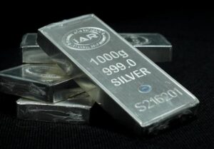 افزایش قیمت نقره به بالای ۱۰۰ دلار در هر اونس
