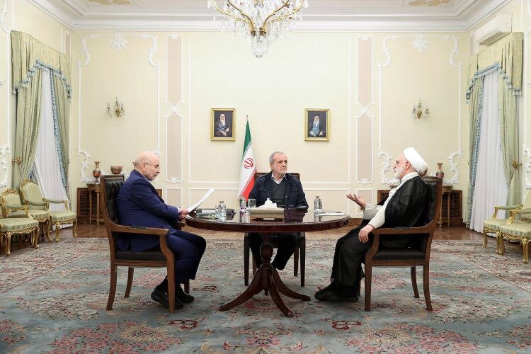 حذف ارز ترجیحی تصمیم حاکمیتی و مصوبه سران سه قوه است/ پزشکیان از تخریب بی امان دولت گلایه کرد حذف ارز ترجیحی تصمیم حاکمیتی و مصوبه سران سه قوه است/ پزشکیان از تخریب بی امان دولت گلایه کرد