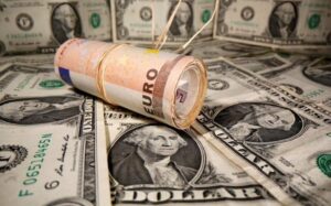 روایت فارس از دلایل حذف ارز ترجیحی وسط اعتراضات بازار / کارشناسان اقتصاد دلایل متعددی دارند