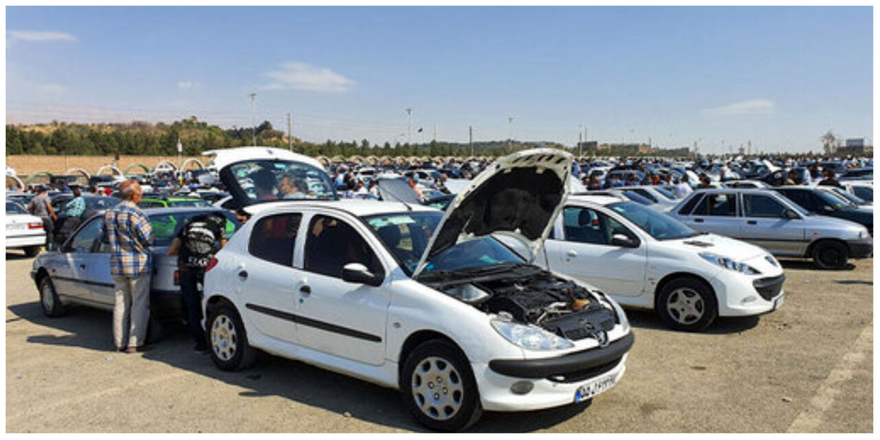 سقوط سنگین قیمت خودروهای وارداتی / برخی خودروها تا ۲ میلیارد ارزان شدند سقوط سنگین قیمت خودروهای وارداتی / برخی خودروها تا ۲ میلیارد ارزان شدند