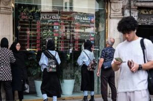 گزارش ایسنا از بازار ارز/ دلار این‌جا ۱۴ هزار تومان ارزان‌تر از بازار است