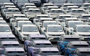 خودرو ۵۰ درصد گران شد/ پیشبینی جدید یک کارشناس درباره بازار خودرو تا پایان سال