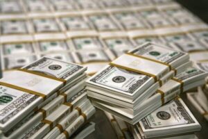 میانگین معاملات روزانه ارز ۷۷ درصد افزایش یافت/ میانگین‌قیمت دلار در بازار توافقی اعلام شد