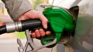 آخرین دستورالعمل برای سهمیه بنزین خودروهای شخصی و وانت‌ها + استثناهای جدید