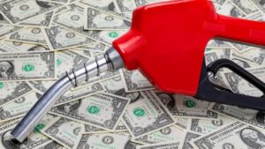 بنزین در این کشور کمیاب شد