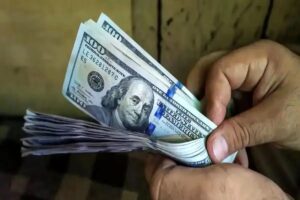 قیمت دلار و انواع ارزها در پایان اولین هفته ۱۴۰۵/ دلار روی چه عددی ایستاد؟ + جدول