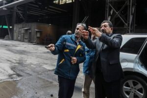 وزیر صمت در بازدید از فولاد مبارکه: آغاز روند بازسازی فولاد مبارکه پس از حملات/ سازمان‌های بین المللی پاسخگو باشند