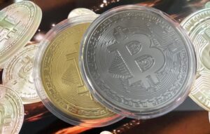 بیتکوین به کف قیمت رسیده است؟/ بیتکوین گرفتار شد