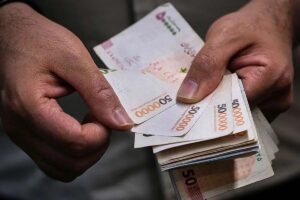 جزئیات وام ۲۰۰ میلیون تومانی بدون ضامن / چه کسانی مشمول دریافت میشوند؟